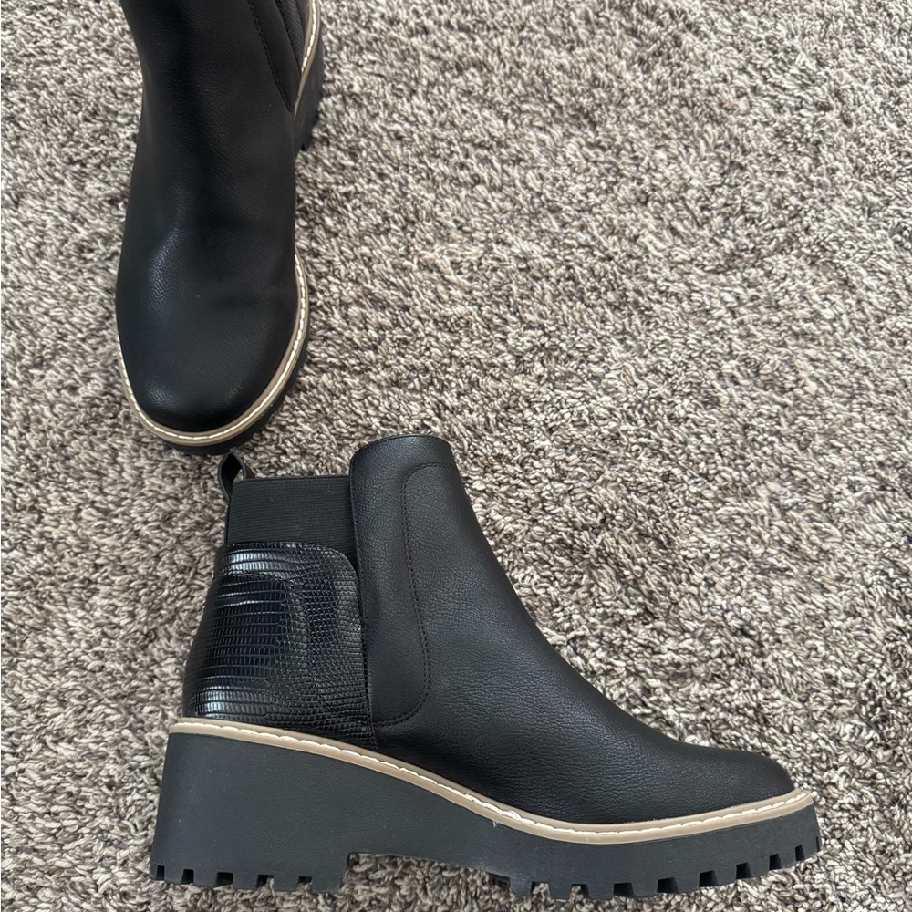 DV Dolce Vita Women's Rielle Ankle Boot - Picture 7 of 8